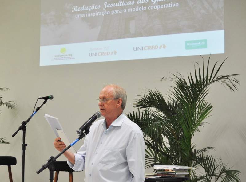 Governo Municipal prestigia lançamento de documentário sobre a história do cooperativismo mundial